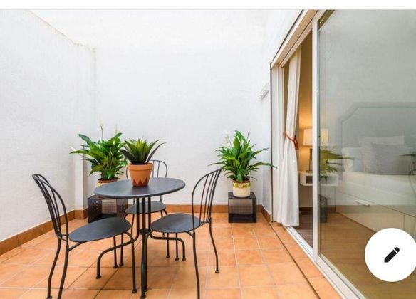 Foto 1 de Alquiler de estudio en Mestalla con terraza y muebles