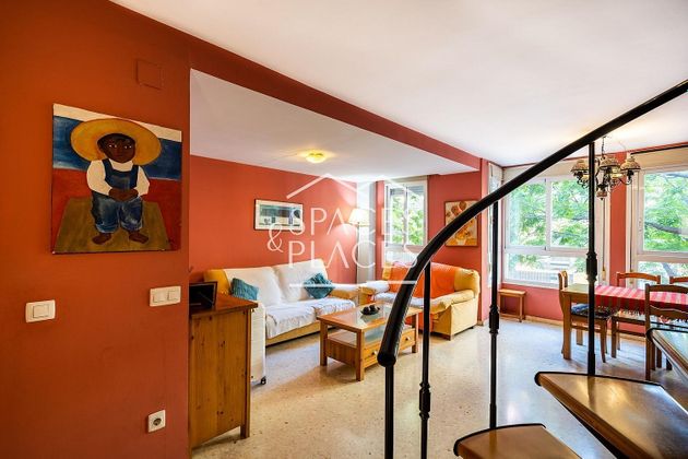 Foto 2 de Dúplex en venda a Montolivet de 4 habitacions amb terrassa i balcó