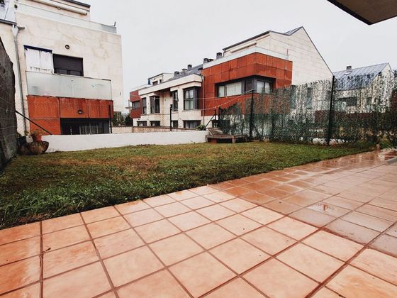 Foto 2 de Dúplex en venda a Oruña de 2 habitacions amb terrassa i garatge