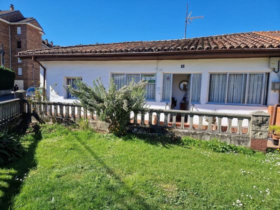 Foto 1 de Casa en venda a Corrales de Buelna (Los) de 4 habitacions amb terrassa i jardí