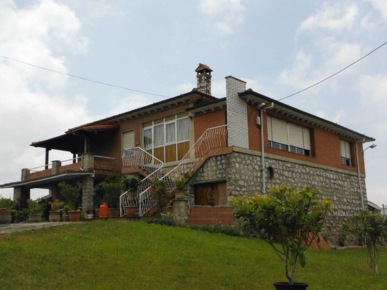 Foto 1 de Chalet en venta en Polanco de 5 habitaciones con terraza y garaje
