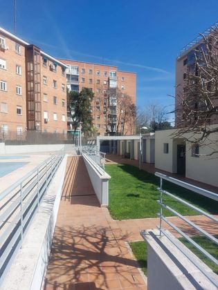 Foto 2 de Àtic en venda a calle De Roberto Domingo de 3 habitacions amb terrassa i piscina