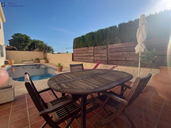 Foto 2 de Casa adossada en venda a Centro - Mutxamel/Muchamiel de 6 habitacions amb terrassa i piscina