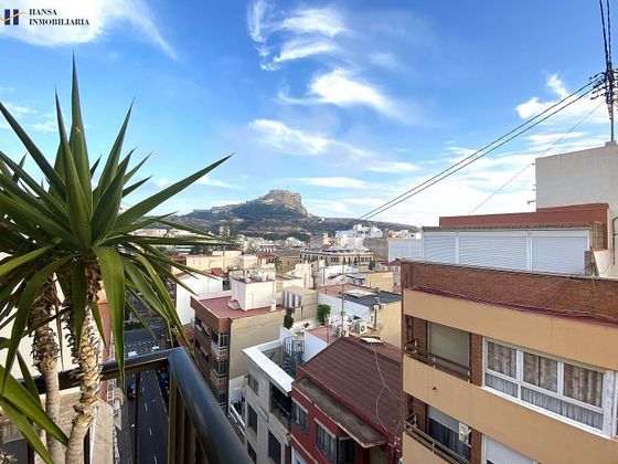 Foto 1 de Pis en venda a Mercado de 3 habitacions amb terrassa i balcó