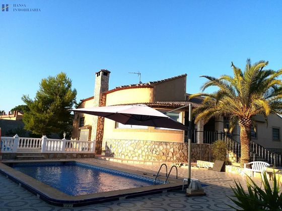 Foto 1 de Xalet en venda a Moralet - Cañada del Fenollar de 6 habitacions amb terrassa i piscina