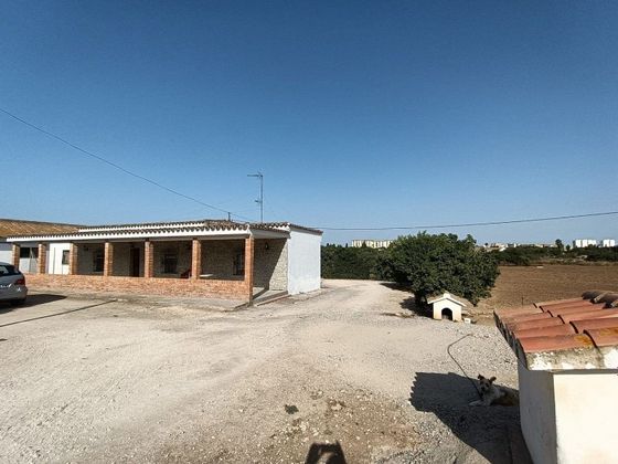 Foto 1 de Casa rural en venda a Este-Delicias de 5 habitacions amb terrassa