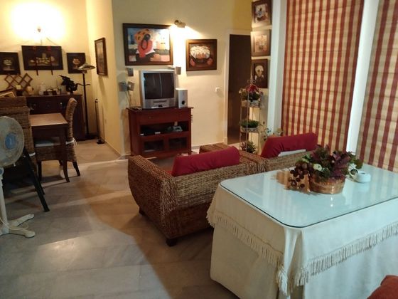 Foto 1 de Pis en lloguer a Centro - Jerez de la Frontera de 1 habitació amb terrassa i mobles