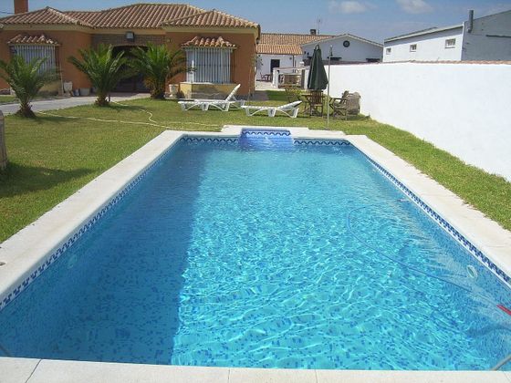 Foto 1 de Xalet en venda a Las Lagunas - Campano de 3 habitacions amb piscina i garatge