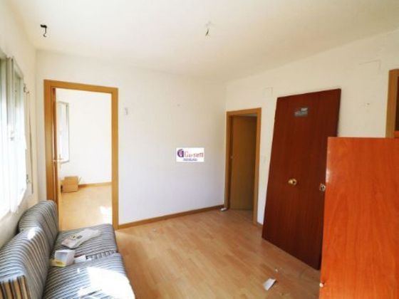Foto 2 de Venta de piso en calle Portazgo de 3 habitaciones con terraza y calefacción