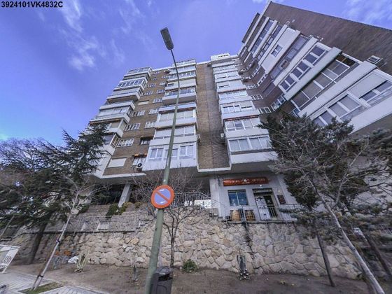 Foto 2 de Pis en venda a Virgen del Cortijo - Manoteras de 3 habitacions amb terrassa i balcó