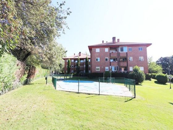 Foto 2 de Piso en venta en Navalquejigo - Los Arroyos de 4 habitaciones con terraza y piscina