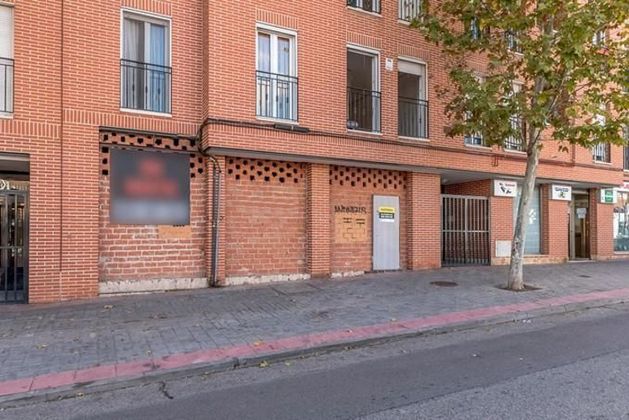 Foto 2 de Local en venda a avenida Madrid de 136 m²