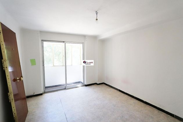 Foto 1 de Venta de piso en calle Castillo de Manzanares de 2 habitaciones con calefacción
