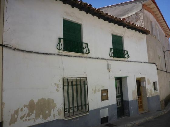 Foto 1 de Venta de casa adosada en Colmenar de Oreja de 3 habitaciones con terraza y jardín