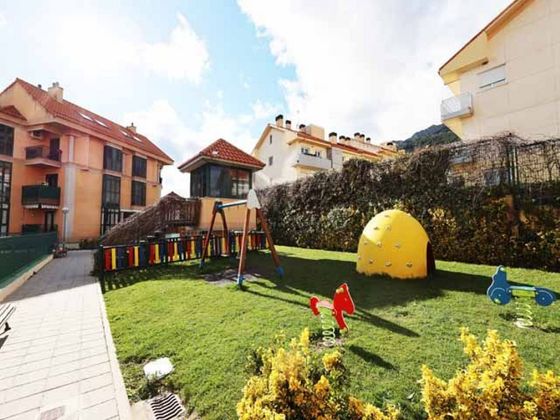 Foto 1 de Dúplex en venda a calle Manolo Viola de 5 habitacions amb terrassa i piscina