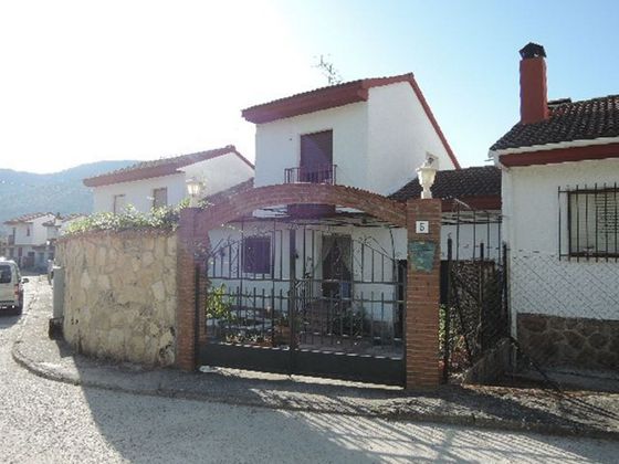 Foto 1 de Casa adosada en venta en calle Escarabajosa de 4 habitaciones con terraza y piscina