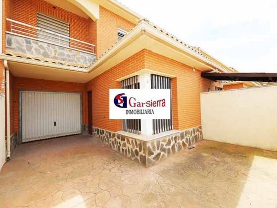 Foto 1 de Venta de casa adosada en calle Doctor Marañón de 4 habitaciones con terraza y garaje