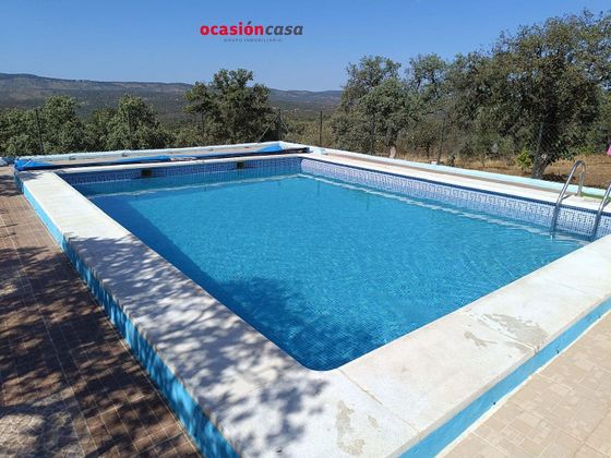 Foto 2 de Chalet en venta en Alcaracejos de 4 habitaciones con piscina y calefacción