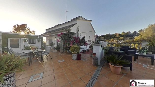 Foto 1 de Chalet en venta en Olesa de Montserrat de 3 habitaciones con terraza y piscina