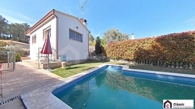 Foto 2 de Casa en venta en Vacarisses de 4 habitaciones con piscina y garaje