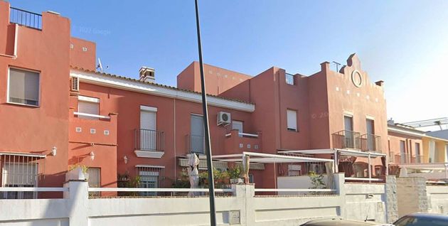Foto 2 de Casa en venda a calle Francisco de la Vega de 4 habitacions amb piscina i garatge