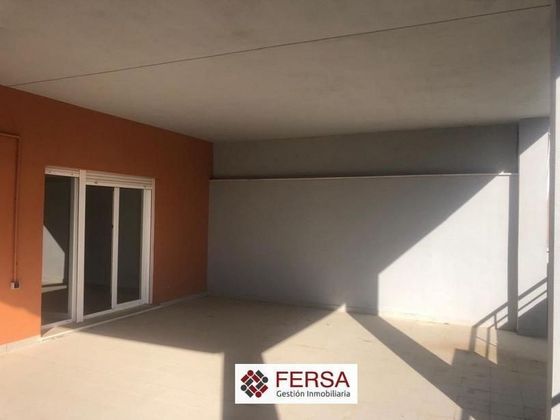 Foto 2 de Alquiler de piso en Vistahermosa  - Fuentebravía de 3 habitaciones con terraza y piscina