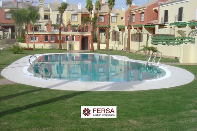 Foto 2 de Alquiler de casa en Vistahermosa  - Fuentebravía de 3 habitaciones con terraza y piscina