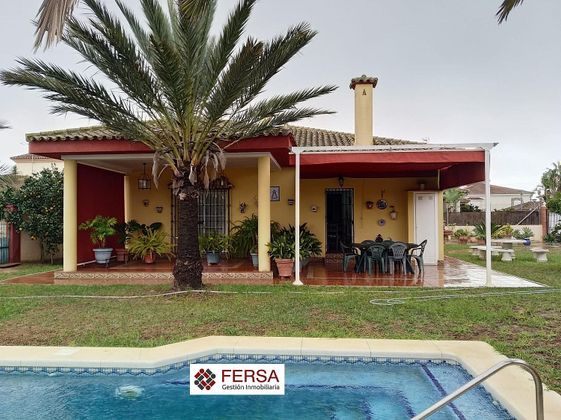 Foto 1 de Xalet en venda a Ctra Sanlúcar-Zona Cuatro Pinos de 3 habitacions amb piscina i garatge