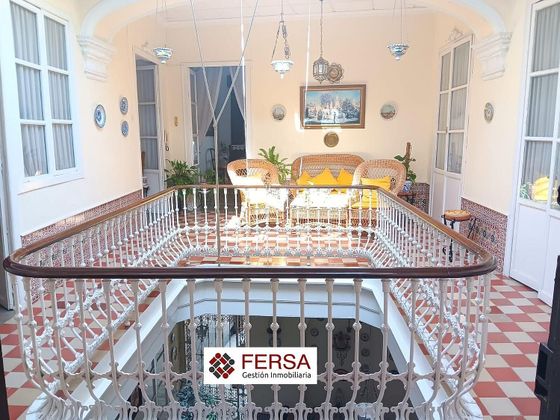 Foto 1 de Casa en venda a Centro - Puerto de Santa María (El) de 10 habitacions amb terrassa i balcó