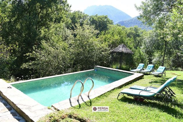 Foto 1 de Chalet en venta en Grazalema de 3 habitaciones con terraza y piscina