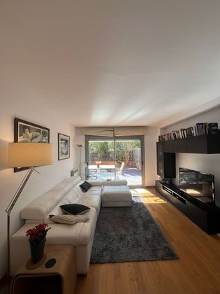 Foto 1 de Piso en venta en Mira-sol de 3 habitaciones con terraza y piscina