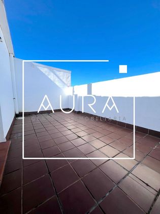 Foto 2 de Àtic en venda a Tráfico Pesado de 2 habitacions amb terrassa i balcó