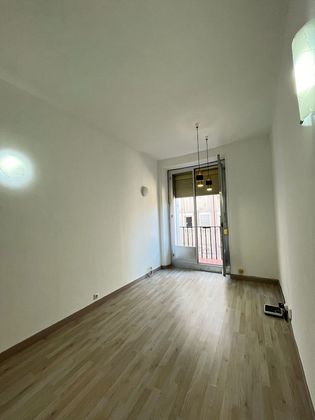 Foto 2 de Piso en alquiler en Universidad - Malasaña de 3 habitaciones con balcón y calefacción