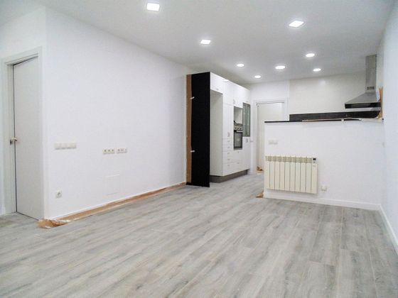 Foto 2 de Venta de piso en calle De Valentí Almirall de 3 habitaciones con terraza y aire acondicionado
