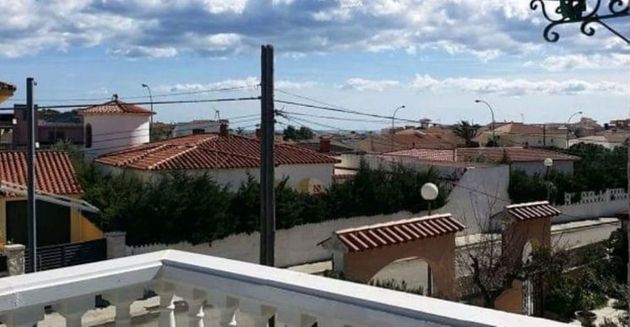 Foto 1 de Chalet en venta en Mont-Roig de 8 habitaciones con terraza y balcón