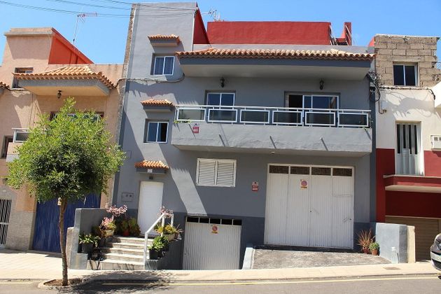 Foto 1 de Chalet en venta en Güímar de 7 habitaciones con terraza y garaje