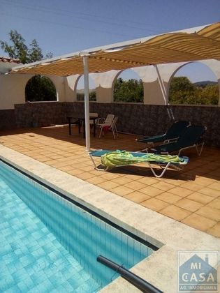 Foto 1 de Xalet en venda a Don Álvaro de 3 habitacions amb piscina i jardí