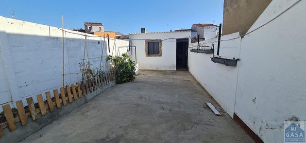 Foto 2 de Casa en venta en Zarza (La) de 2 habitaciones con piscina