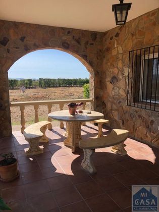 Foto 1 de Chalet en venta en Alange de 4 habitaciones con terraza y piscina