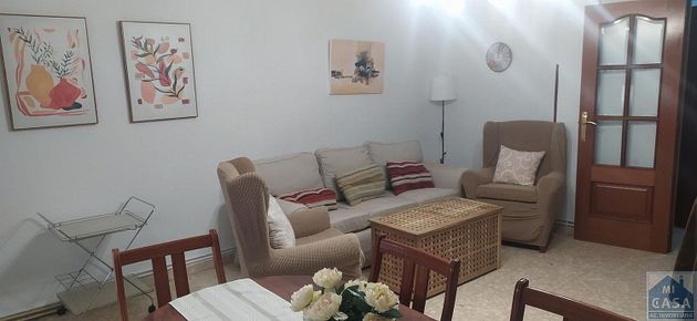 Foto 1 de Piso en alquiler en Centro - Mérida de 3 habitaciones con terraza y garaje
