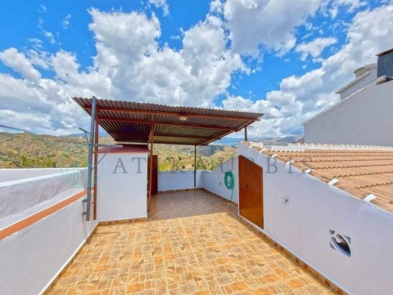 Foto 1 de Casa en venda a Sayalonga de 3 habitacions amb terrassa i aire acondicionat