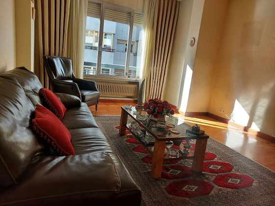 Foto 2 de Pis en lloguer a Centro - Logroño de 4 habitacions amb terrassa i mobles