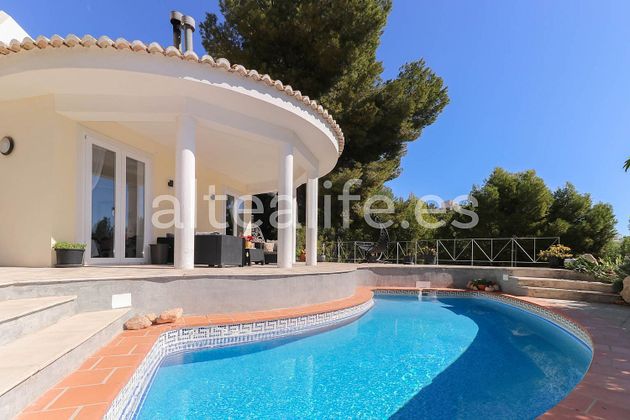 Foto 1 de Chalet en venta en Altea la Vella de 3 habitaciones con terraza y piscina