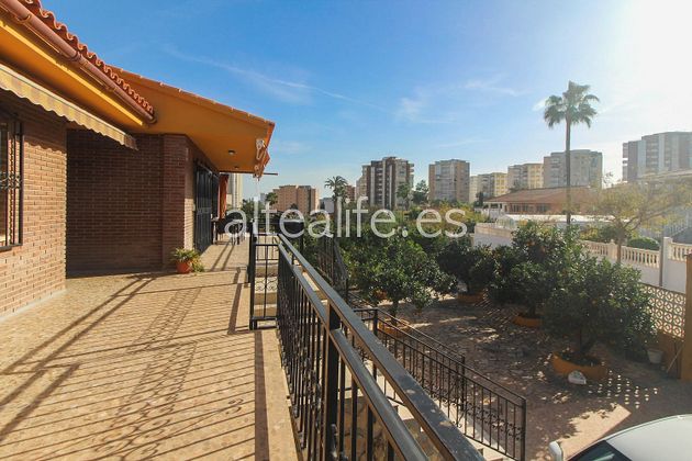 Foto 2 de Xalet en venda a Pueblo Poniente de 5 habitacions amb terrassa i piscina
