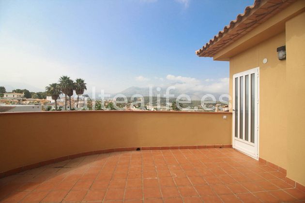 Foto 1 de Casa adosada en venta en Nucia (la) de 5 habitaciones con terraza y piscina