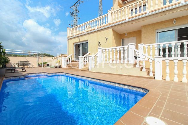Foto 2 de Xalet en venda a Nucia (la) de 4 habitacions amb terrassa i piscina