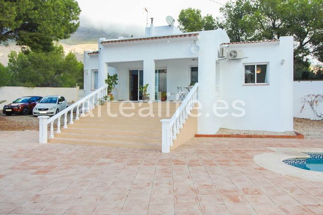 Foto 1 de Chalet en venta en Altea la Vella de 2 habitaciones con terraza y piscina