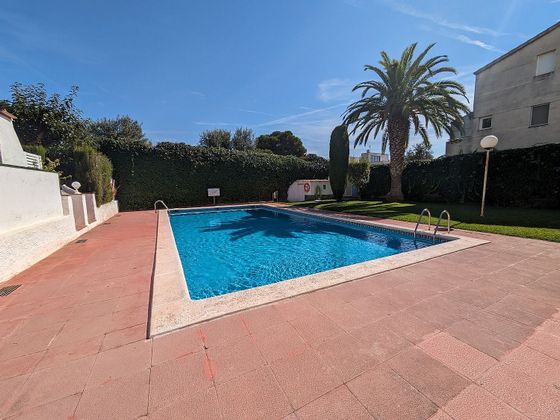 Foto 2 de Casa adossada en venda a Clarà de 4 habitacions amb terrassa i piscina