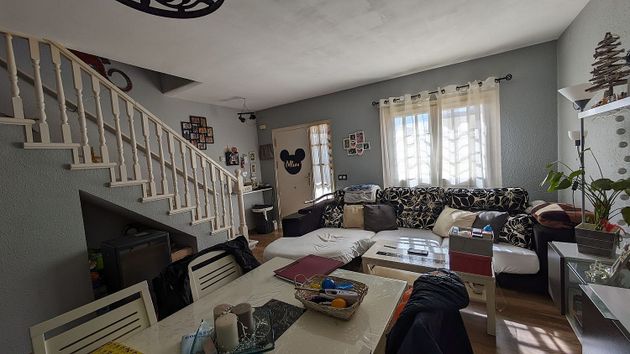 Foto 1 de Casa adossada en venda a Sant Jordi-Babilonia de 4 habitacions amb garatge i jardí