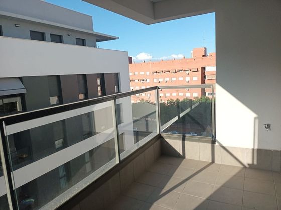 Foto 1 de Alquiler de piso en Colores - Entreparques de 1 habitación con terraza y piscina